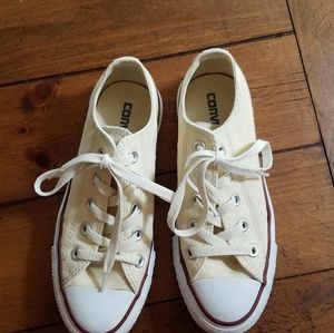 Woman's sz. 5.5 natural white converse low tops